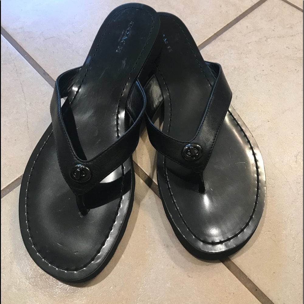 NWOT Coach Shelley flip-flops